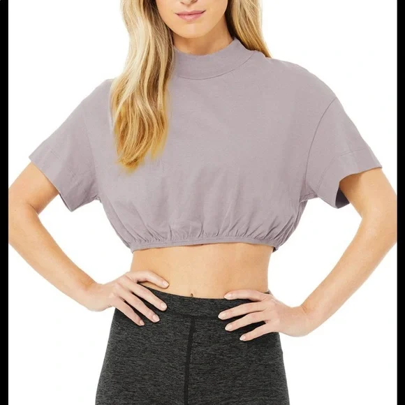 ほぼ新品) alo yoga Alo Kick It Crop Tee トップス Alo Yoga + Kick It Crop Tee